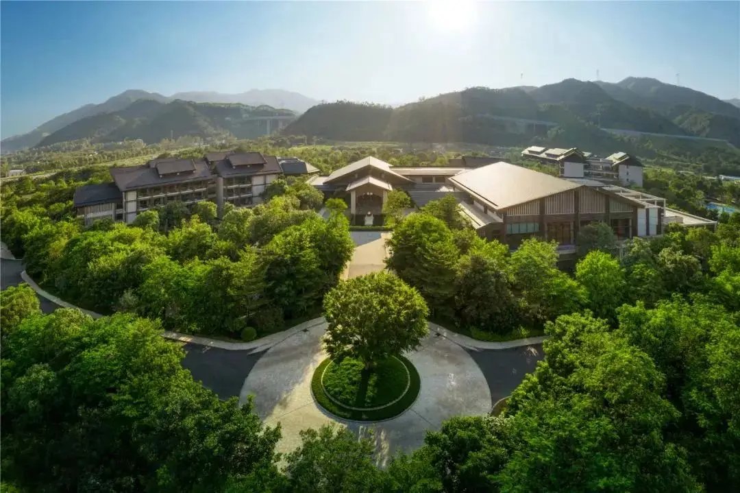 芊丽酒店山景庭院
